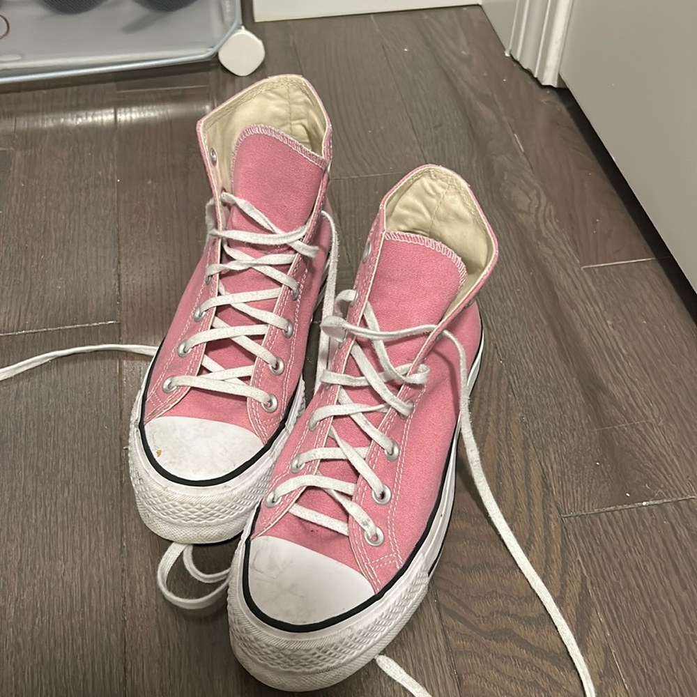 Pink converse!